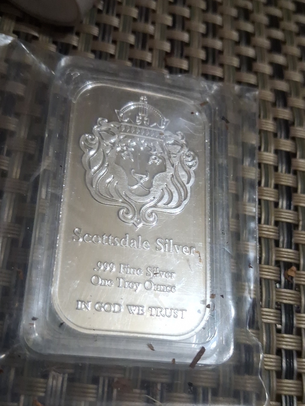 Mixed World Coins and Silver Bar Plate Metal- Assorted Metallic Tones - Picture 5 of 6